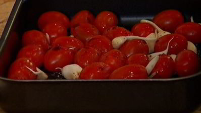 фасоль с цукини, помидорами черри и базиликом