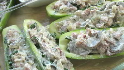 кабачки, фаршированные грибами