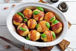 Картофель в беконе, запеченный в духовке