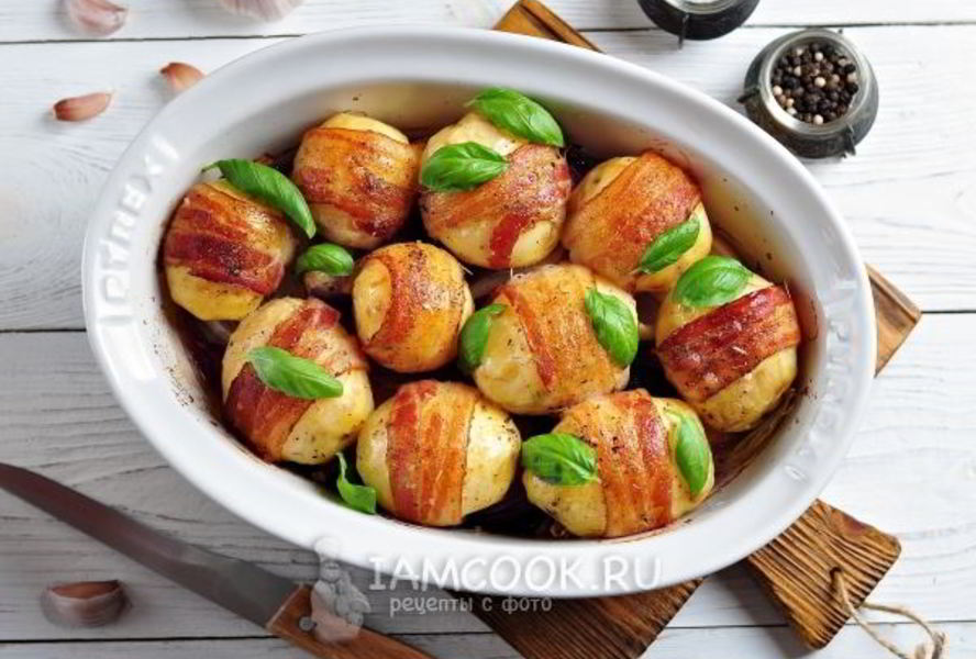 Картофель в беконе, запеченный в духовке