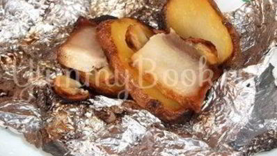 картофель, запеченный на углях