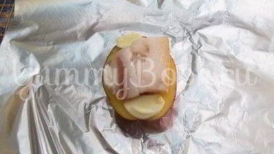 картофель, запеченный на углях