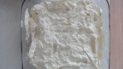 картофель, запеченный с говядиной под сырно-сметанным соусом