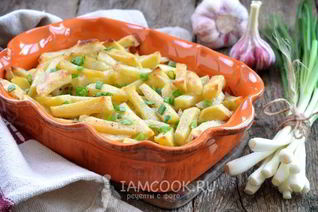 Картофель, запеченный с курицей и беконом