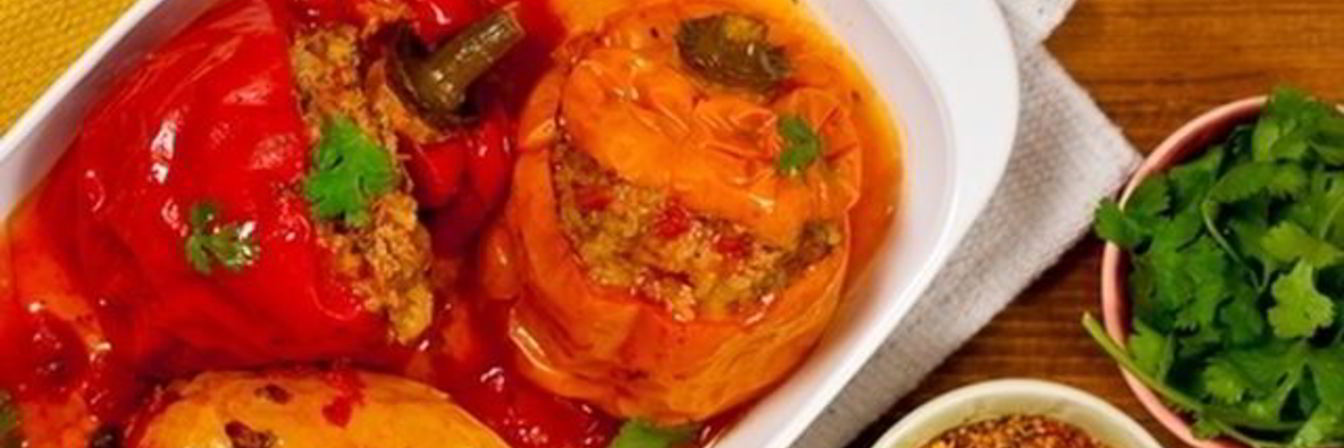 Перец фаршированный мясом и рисом