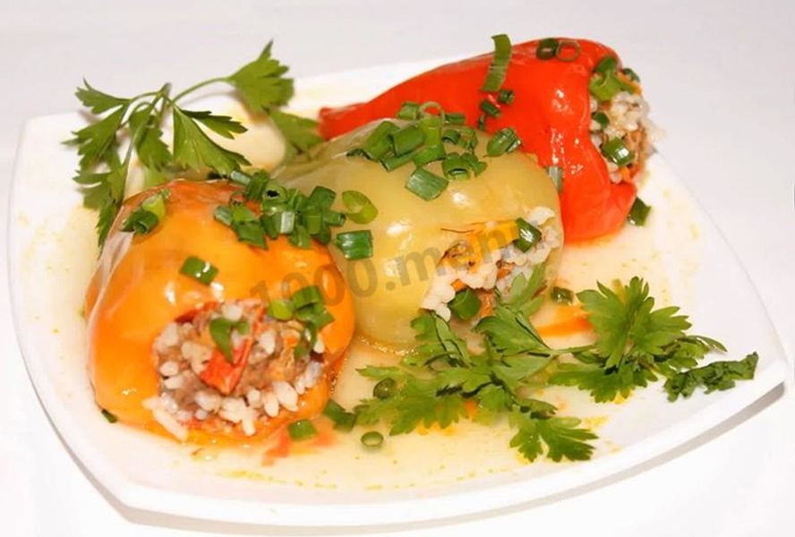 Перцы фаршированные мясом и рисом в мультиварке