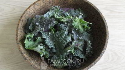 тушеная капуста кале с чесноком