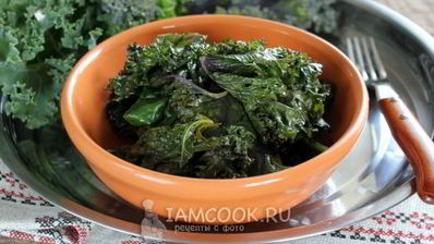 тушеная капуста кале с чесноком