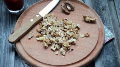 тушеная капуста с грецкими орехами