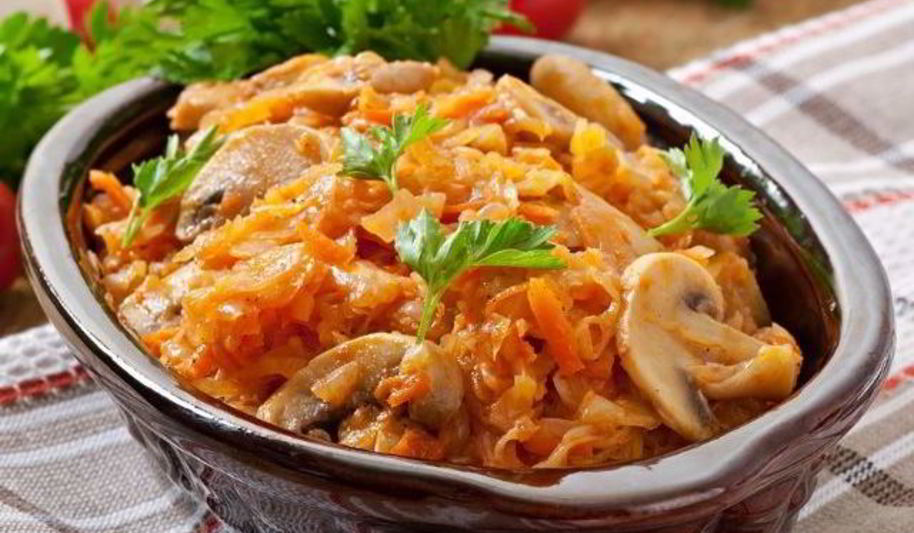 Рецепт тушеной капусты с грибами и картошкой