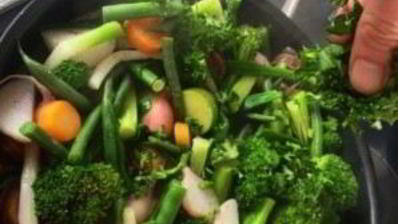 тушеные овощи с лимоном, зеленью и сливочным маслом