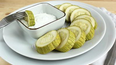 запеченный кабачок с сырным соусом