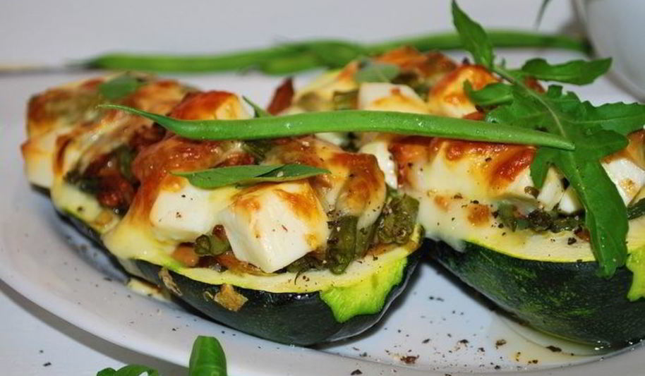 Рецепт запеченных цукини с лисичками и фетой