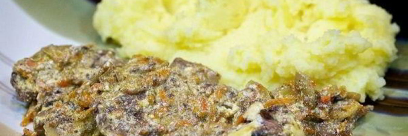 Куриная печень со сметаной