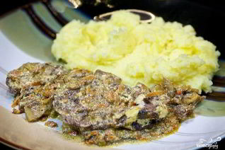 Куриная печень со сметаной