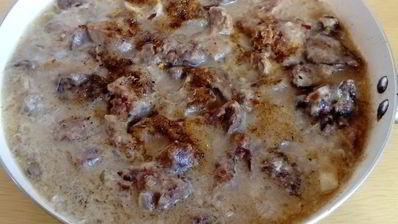 куриная печень в сметанном соусе