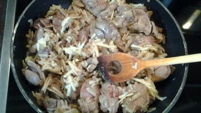 куриная печень в яблочно-сметанном соусе