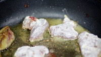 куриная печень, жареная с луком