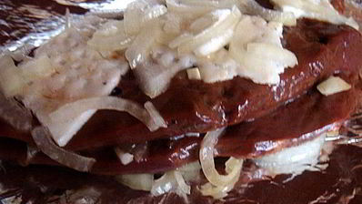 печень говяжья, запеченная под сырной шапкой