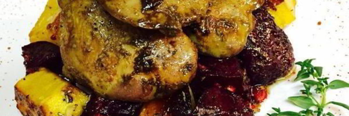 Печень куриная с овощами, под ароматными травами