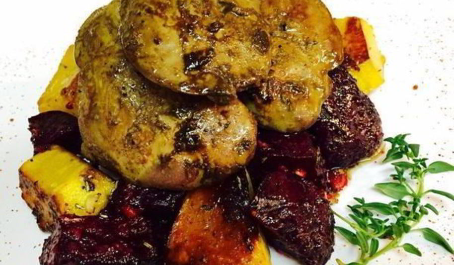 Рецепт печени куриной с овощами, под ароматными травами