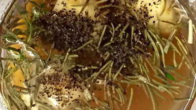 печень куриная с овощами, под ароматными травами