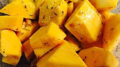 печень куриная с овощами, под ароматными травами