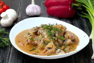 Печень по-строгановски