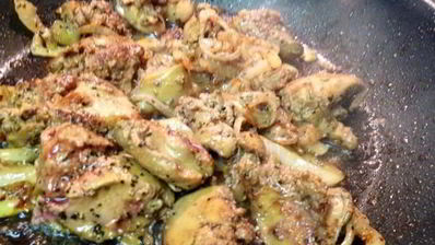 печень под соусом из маринованной черешни