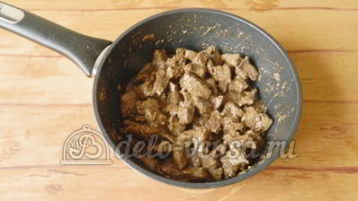 печень свиная тушеная в сметане