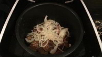 печень в мультиварке со сметаной