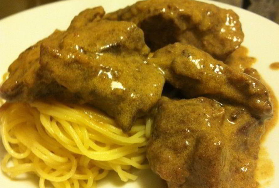 Печень ягненка в сметане