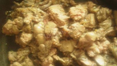 жареная капуста с куриной печенью