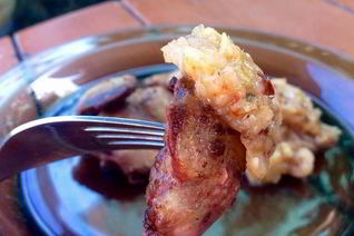 Жареная куриная печень с грушевым чатни