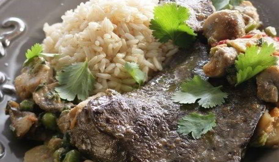 Рецепт жареной печени с грибами в азиатском стиле