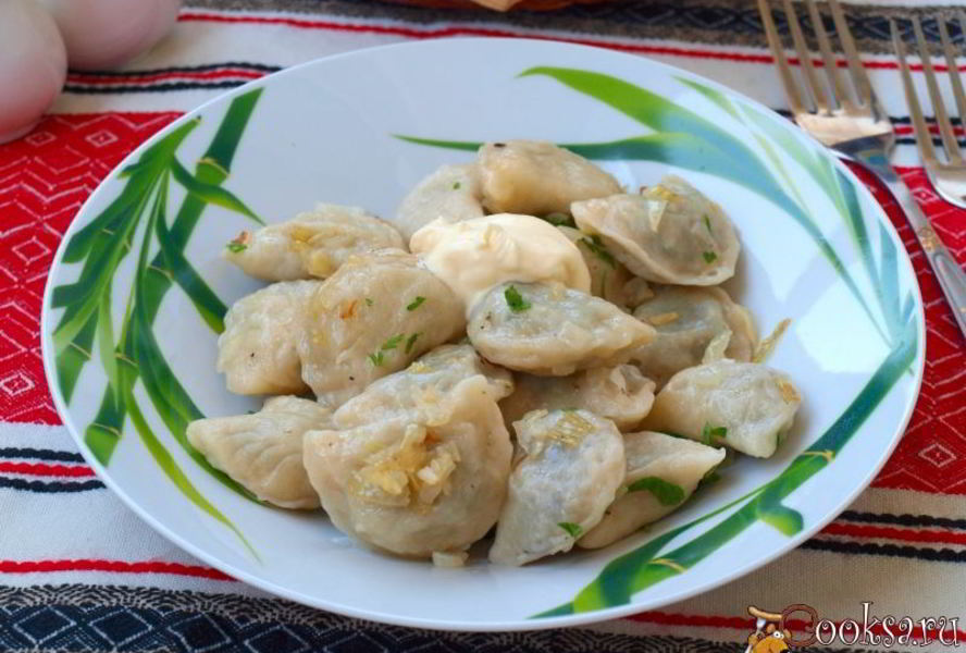 Пельмени с грибами