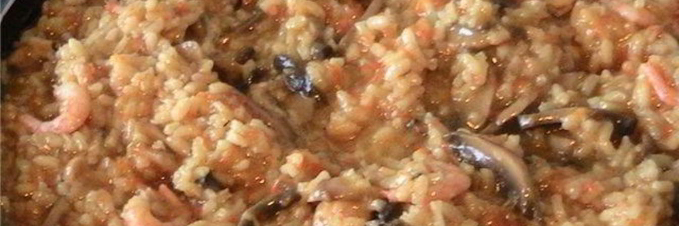 Паэлья с грибами и креветками