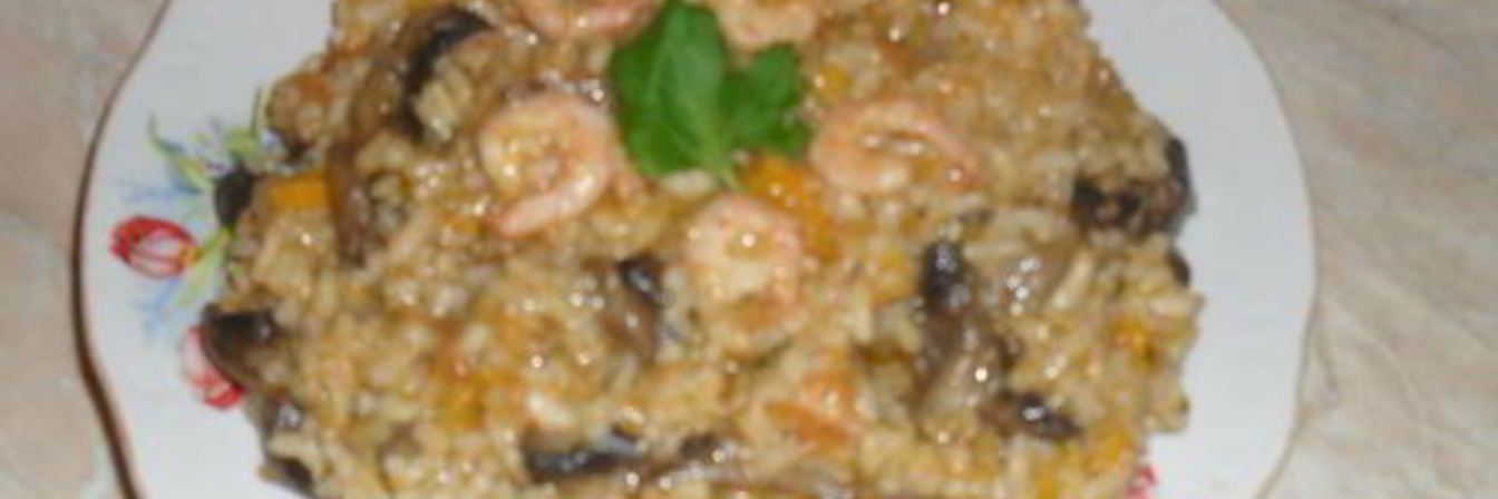 Паэлья с креветками и грибами