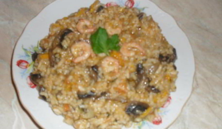 Рецепт паэльи с креветками и грибами