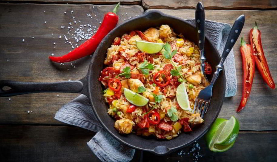 Рецепт паэльи с цыпленком и чорризо