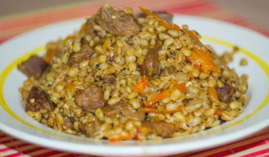 Рецепт плова из перловки в мультиварке с мясом