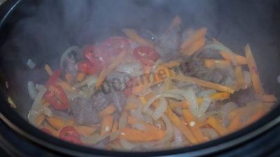 плов из перловки в мультиварке с мясом