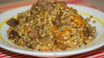 плов из перловки в мультиварке с мясом