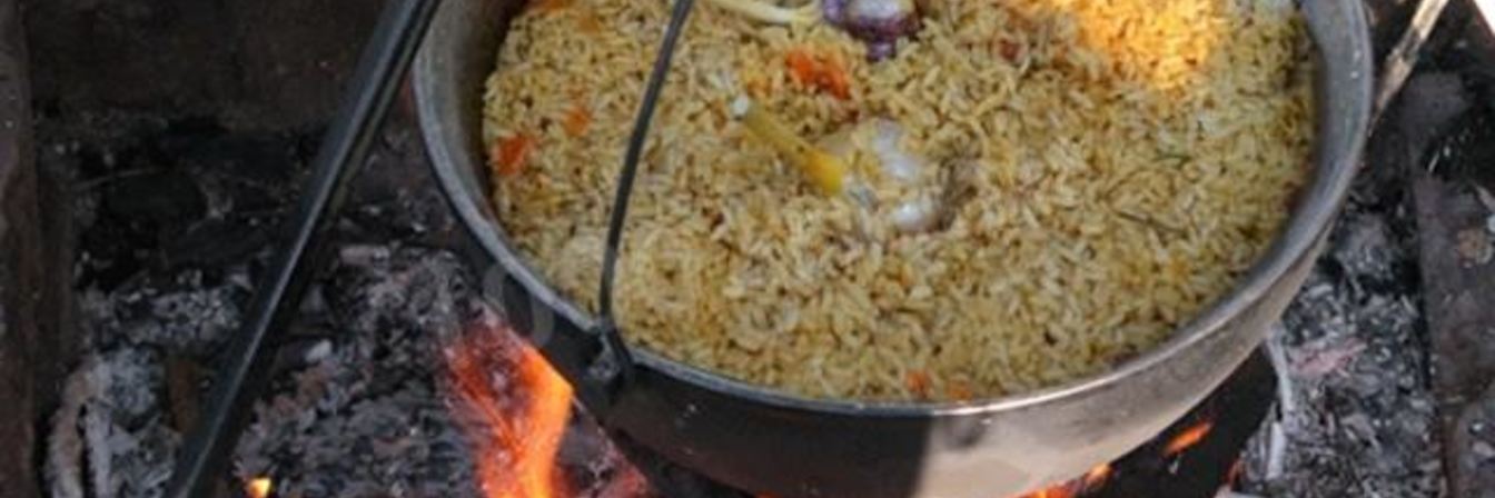 Плов на костре в казане с бараниной