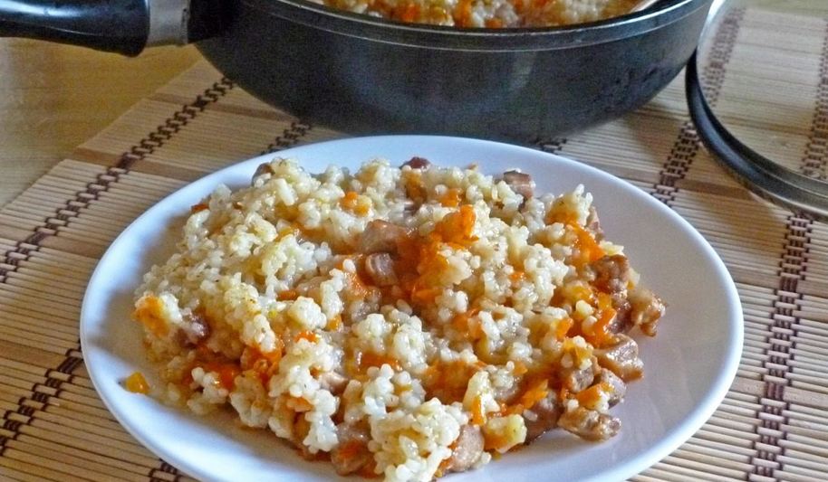 Рецепт плова на сковороде со свининой