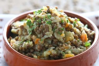 Плов с чечевицей и овощами