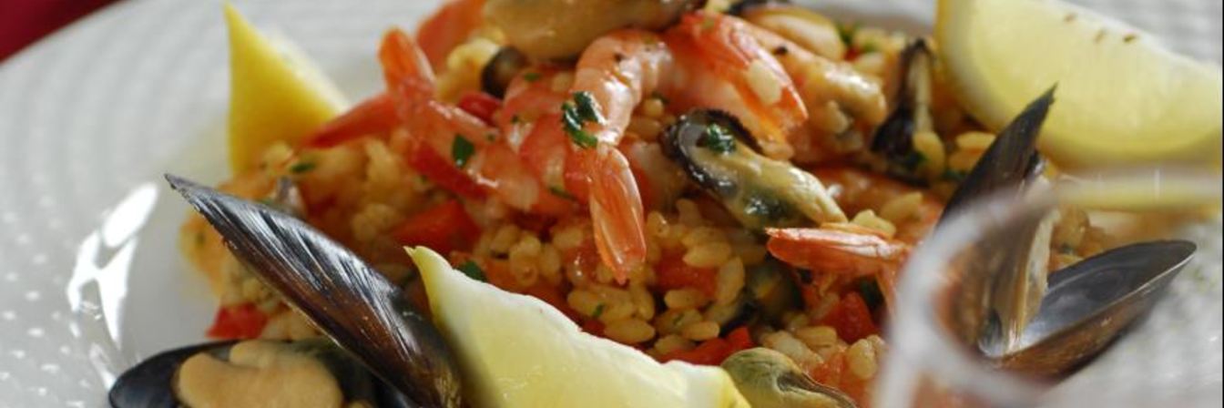 Плов с креветками и мидиями