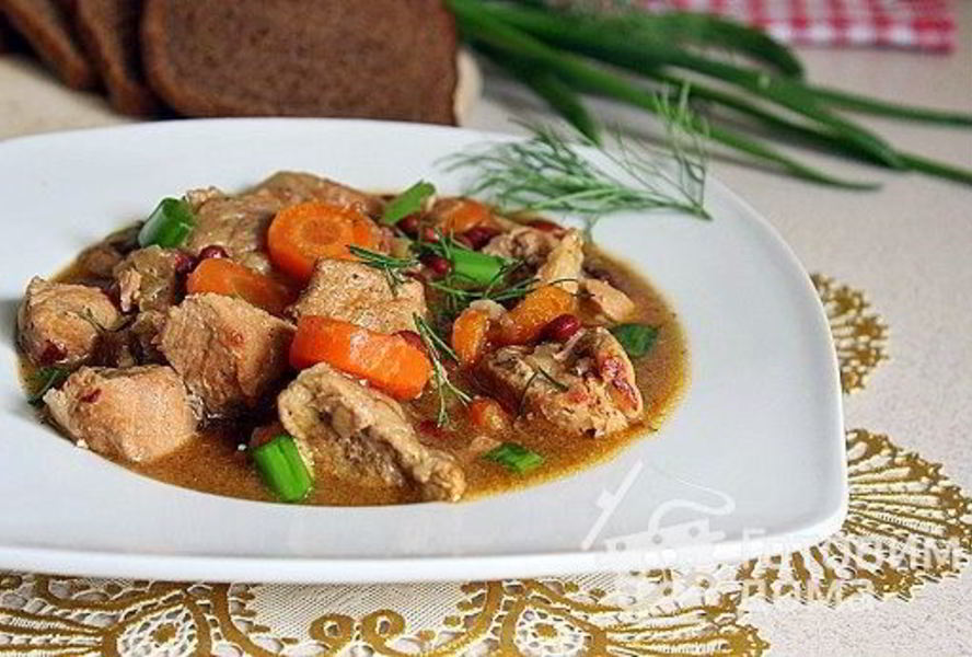 Мясное рагу с фасолью