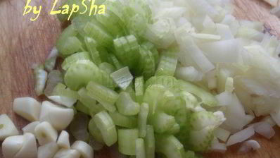 мясное рагу с соевыми бобами и орегано