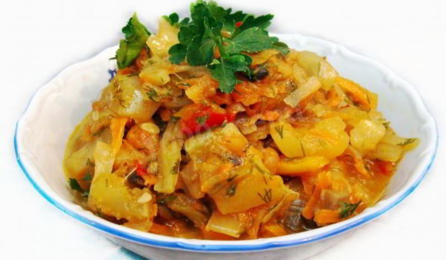 Рецепт овощного рагу кабачки с капустой и шампиньонами